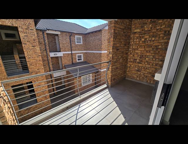 2 BEDROOM SECTIONAL TITLE FOR SALE IN NORTON SMALL FARMS